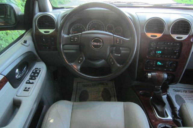 2005 GMC Envoy Wagon SE