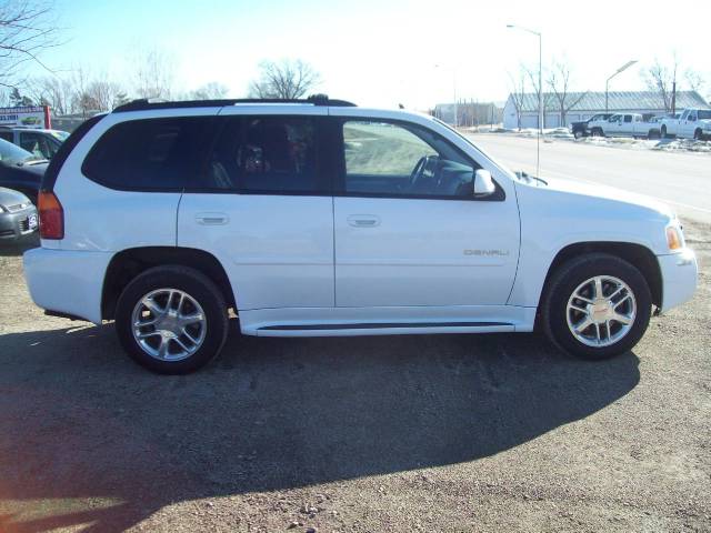 2006 GMC Envoy EX Sedan 4D