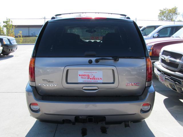 2006 GMC Envoy EX Sedan 4D