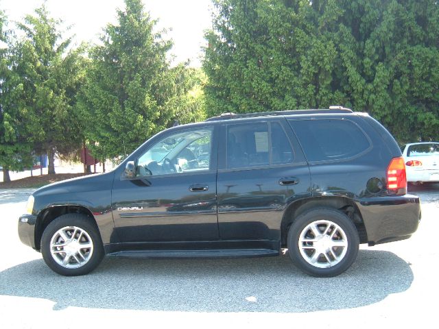 2006 GMC Envoy EX Sedan 4D