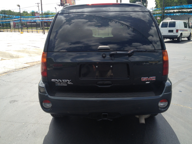 2006 GMC Envoy LS 2500hd CREW CAB 4X4 Diesel