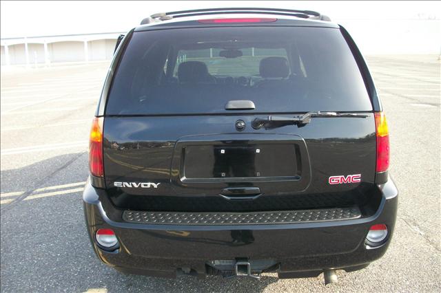 2006 GMC Envoy EX Sedan 4D