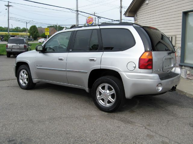 2006 GMC Envoy 4x4 Crew Cab LE