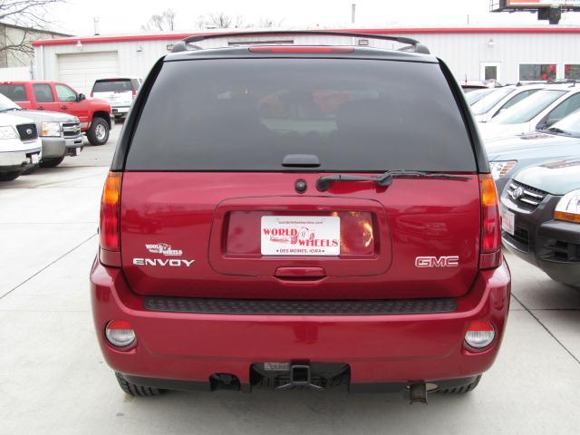 2006 GMC Envoy EX Sedan 4D