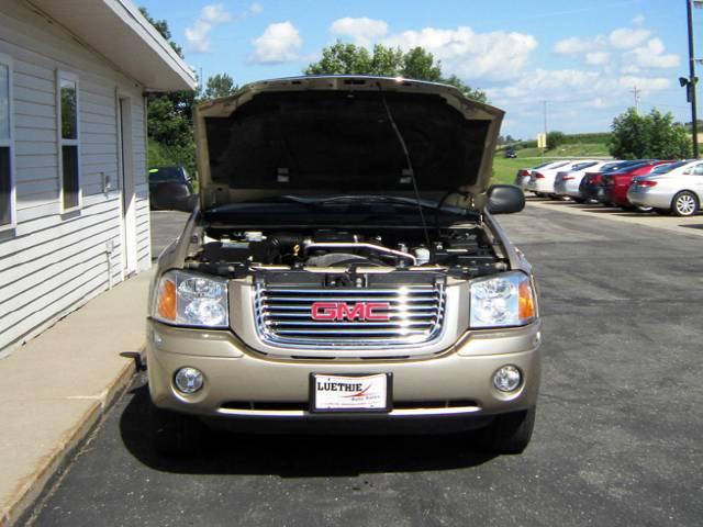 2007 GMC Envoy 2003 Hyundai GT