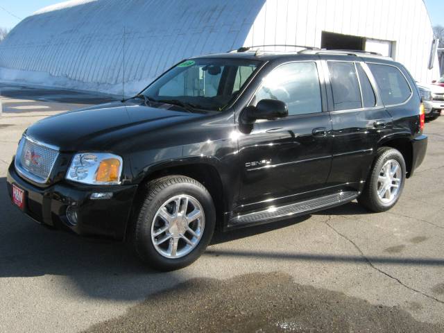 2008 GMC Envoy EX Sedan 4D