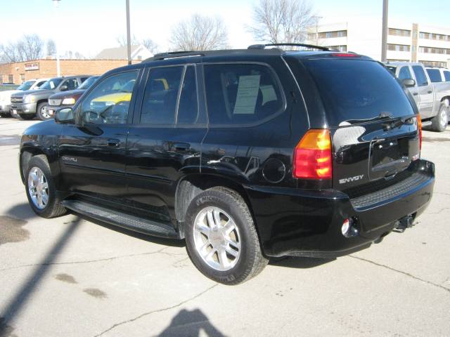 2008 GMC Envoy EX Sedan 4D