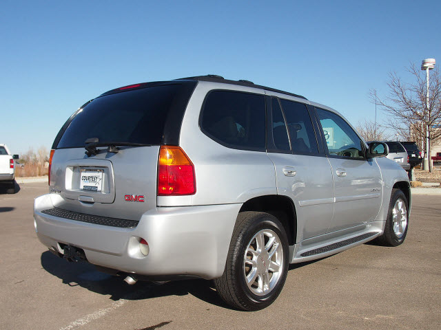 2009 GMC Envoy EX Sedan 4D