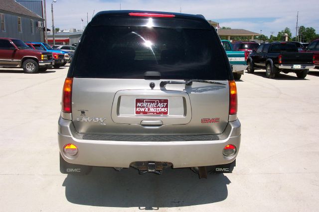 2003 GMC Envoy XL LTZ (gladbrook)