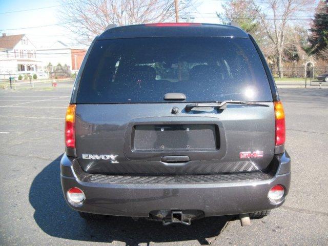 2004 GMC Envoy XL SLT