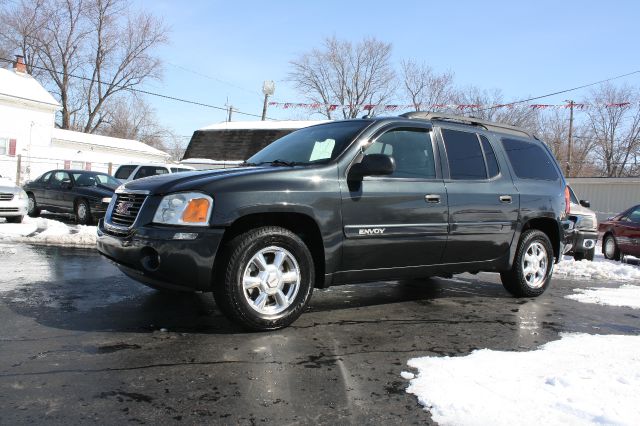 2004 GMC Envoy XL LS 2500 HD