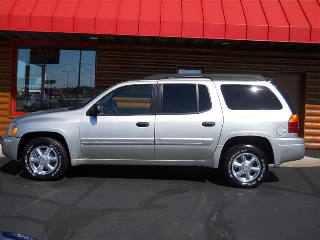 2004 GMC Envoy XL 4x4 Crew Cab LE