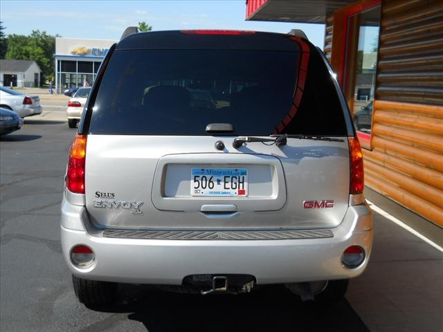 2004 GMC Envoy XL 4x4 Crew Cab LE