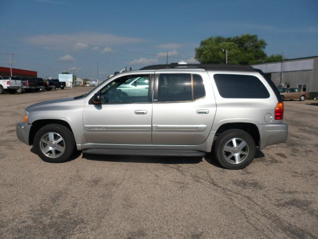 2004 GMC Envoy XL LS 2500 HD