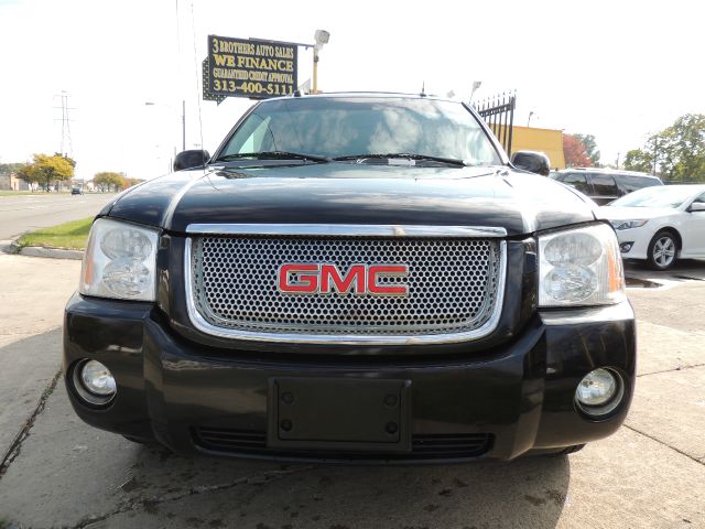 2005 GMC Envoy XL LS 2500hd CREW CAB 4X4 Diesel