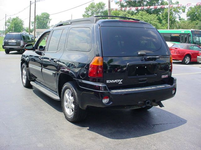 2005 GMC Envoy XL LS 2500 HD