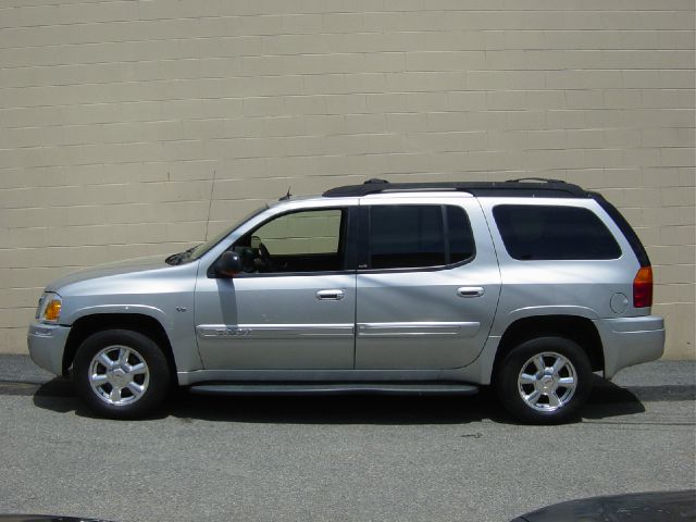 2005 GMC Envoy XL LS 2500 HD