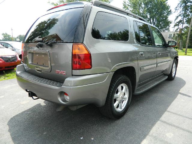 2005 GMC Envoy XL LS 2500 HD