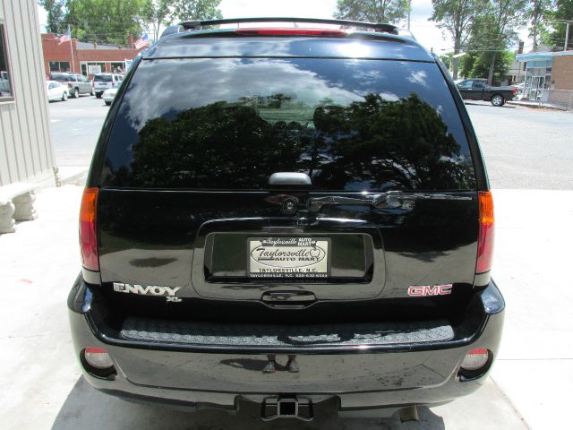 2005 GMC Envoy XL LS W-1ls