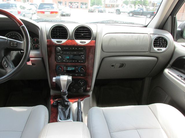 2005 GMC Envoy XL LS W-1ls