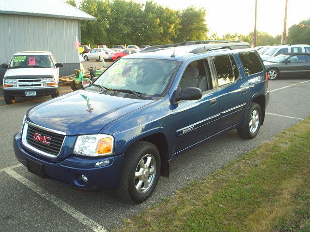 2005 GMC Envoy XL GLS 4 Door Sedan