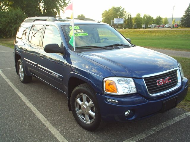 2005 GMC Envoy XL GLS 4 Door Sedan