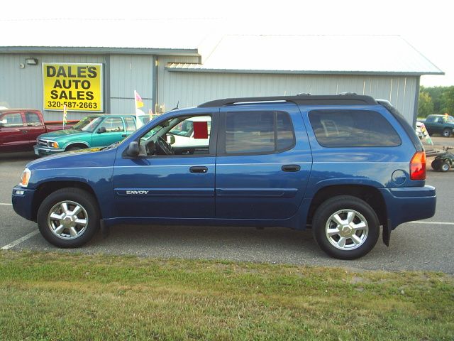 2005 GMC Envoy XL GLS 4 Door Sedan