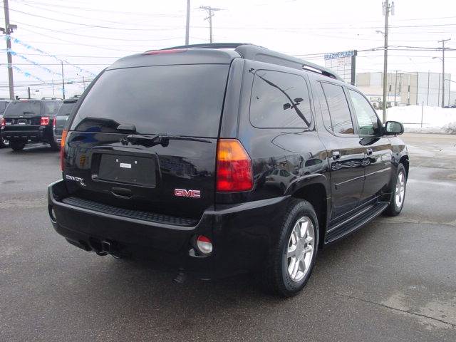 2006 GMC Envoy XL EX Sedan 4D