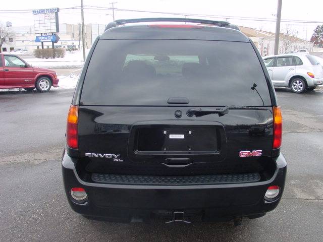 2006 GMC Envoy XL EX Sedan 4D