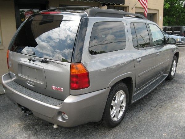 2006 GMC Envoy XL LS 2500hd CREW CAB 4X4 Diesel