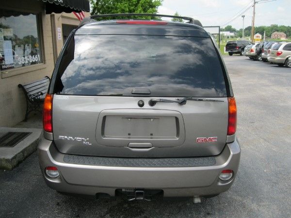 2006 GMC Envoy XL LS 2500hd CREW CAB 4X4 Diesel