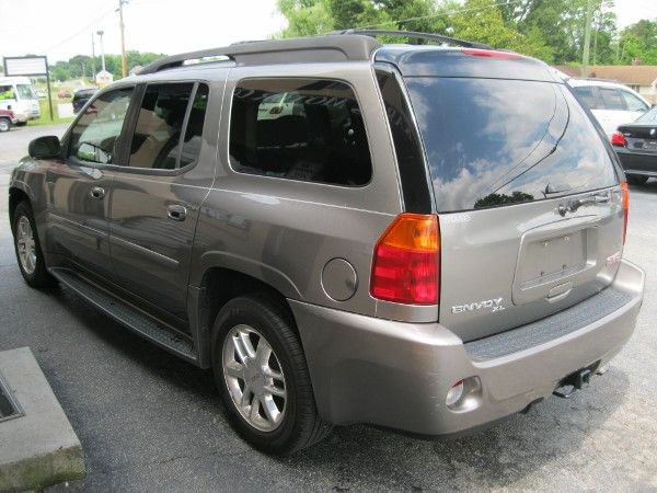 2006 GMC Envoy XL LS 2500hd CREW CAB 4X4 Diesel