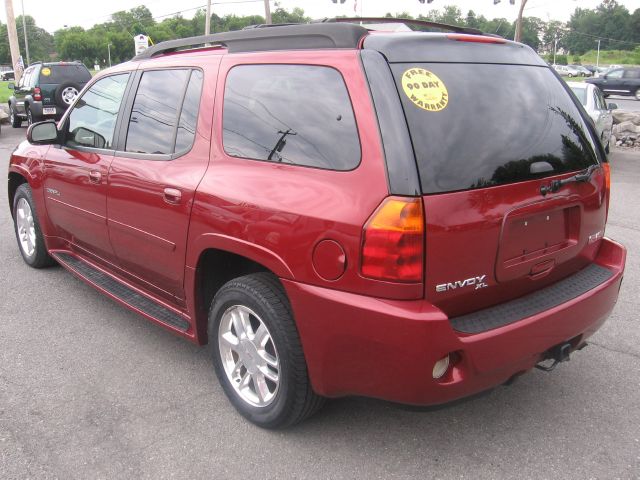 2006 GMC Envoy XL LS 2500hd CREW CAB 4X4 Diesel