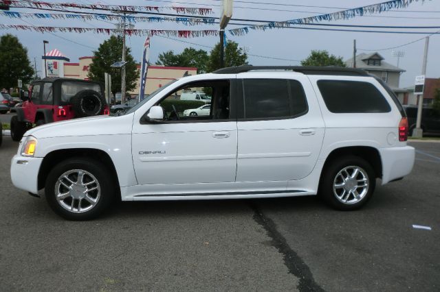 2006 GMC Envoy XL LS 2500hd CREW CAB 4X4 Diesel