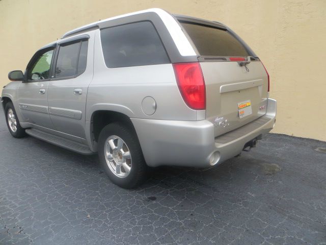 2004 GMC Envoy XUV 4 Dr 2.5 Sedan