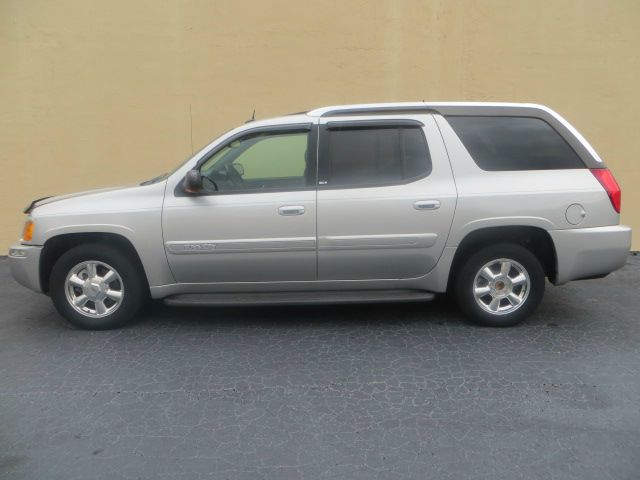 2004 GMC Envoy XUV 4 Dr 2.5 Sedan