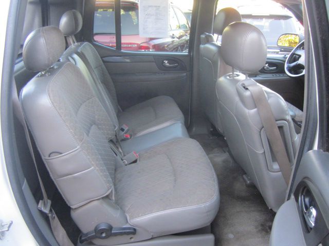 2004 GMC Envoy XUV 4 Dr 2.5 Sedan