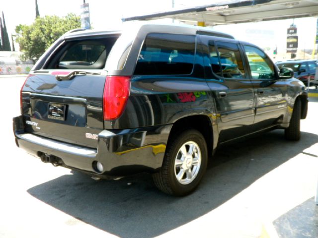 2004 GMC Envoy XUV SEL Sport Utility 4D