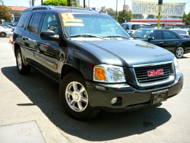 2004 GMC Envoy XUV SEL Sport Utility 4D