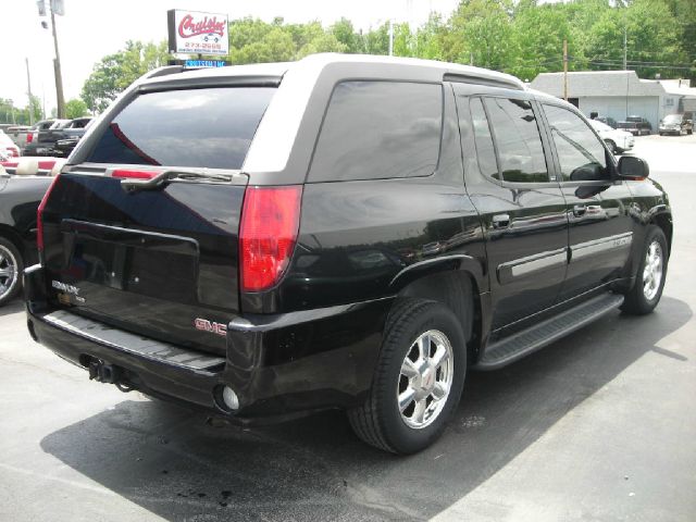 2004 GMC Envoy XUV 4 Dr 2.5 Sedan