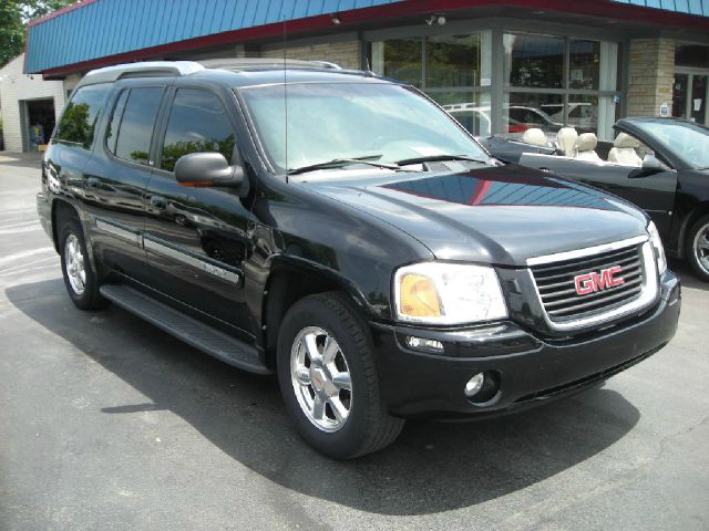 2004 GMC Envoy XUV 4 Dr 2.5 Sedan