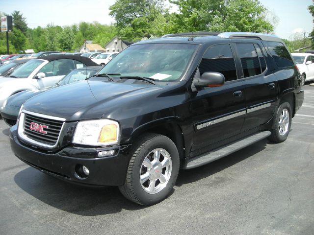 2004 GMC Envoy XUV 4 Dr 2.5 Sedan