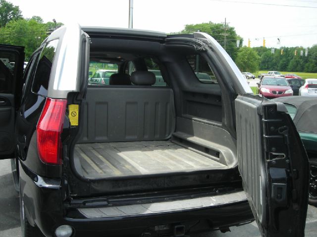 2004 GMC Envoy XUV 4 Dr 2.5 Sedan