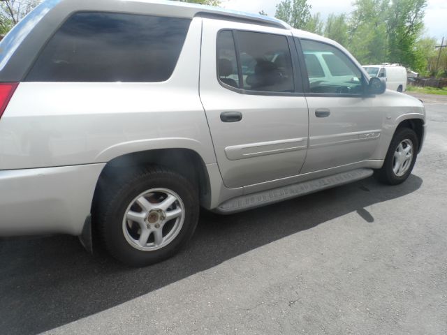 2004 GMC Envoy XUV 4 Dr 2.5 Sedan