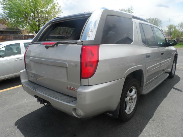 2004 GMC Envoy XUV 4 Dr 2.5 Sedan