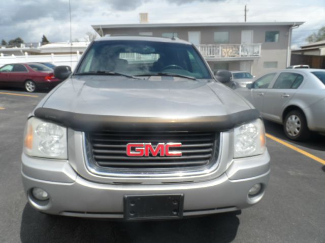 2004 GMC Envoy XUV 4 Dr 2.5 Sedan