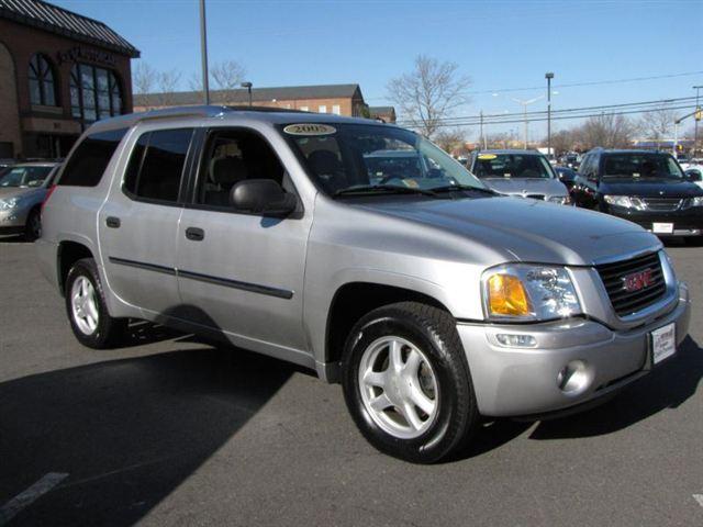 2005 GMC Envoy XUV DVD, Michelin Tires, X Clean