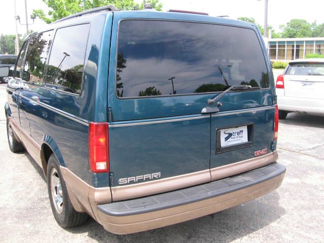 1999 GMC Safari FX35 AWD