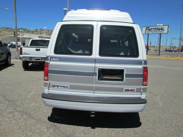 1999 GMC Safari LS W-2fl