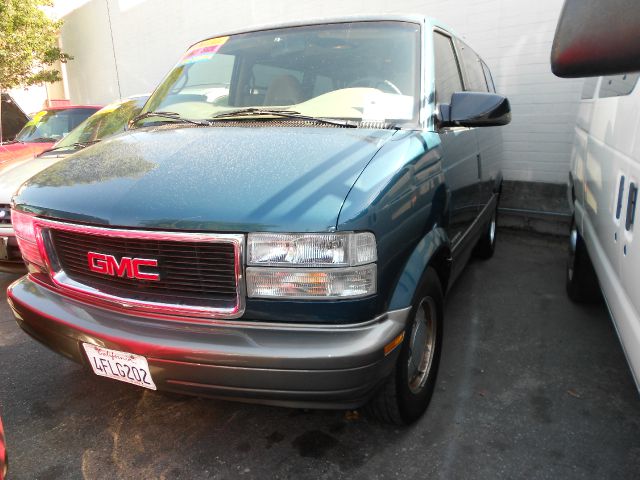 1999 GMC Safari FX35 AWD